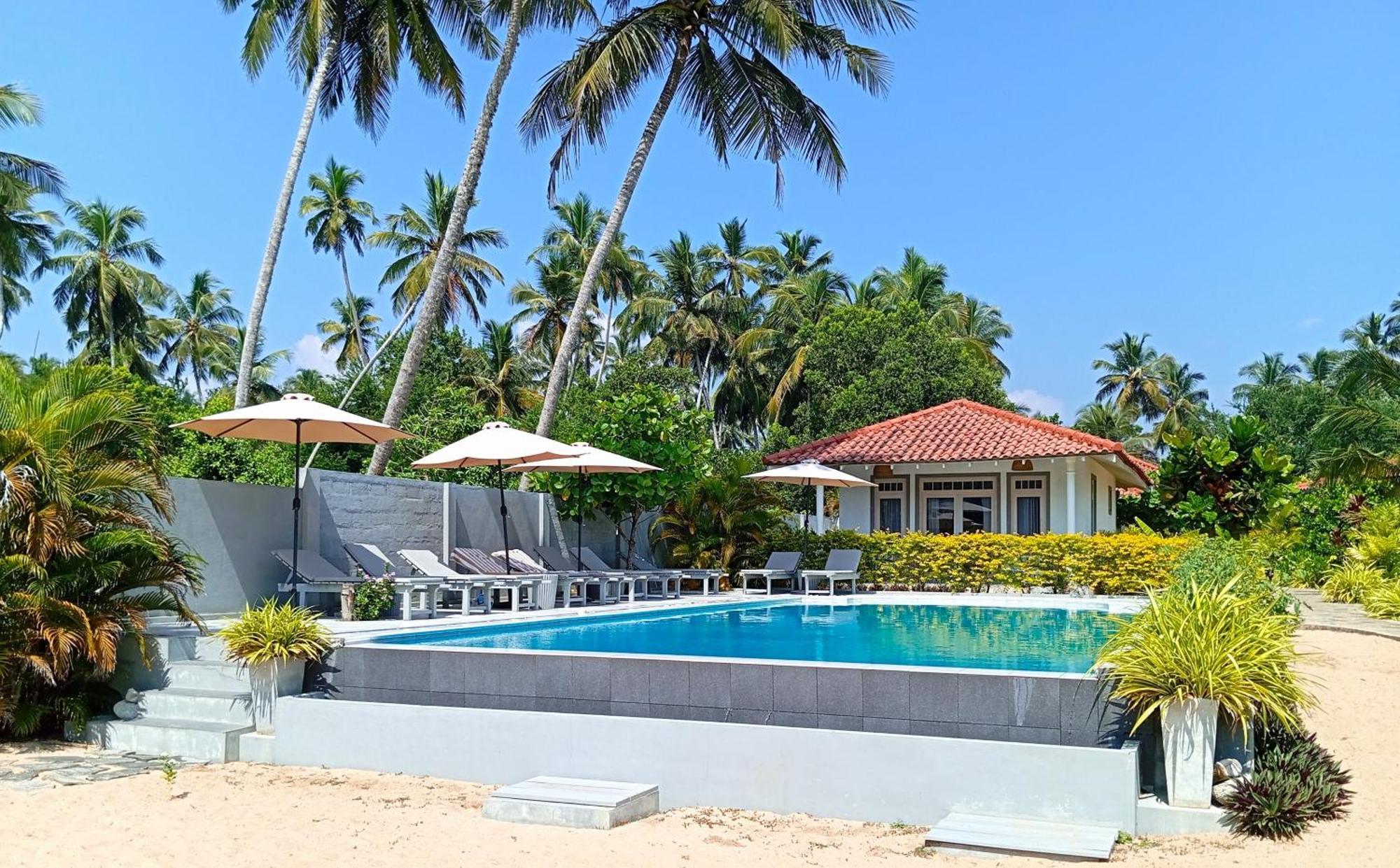 Sleeping Elephant Beach Resort Тангалле Екстер'єр фото